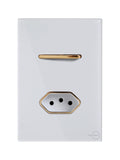Interruptor 1 Tecla Simples com Tomada 10A Novara Glass Branco com Gold