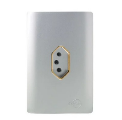 Tomada única Vertical 20A Prata com Gold Novara
