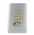 Interruptor 4 Teclas Simples com Tomada 10A Prata com Gold Novara